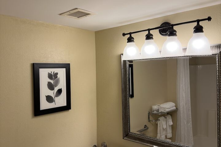 Room 10 of 19