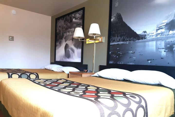 Room 10 of 15