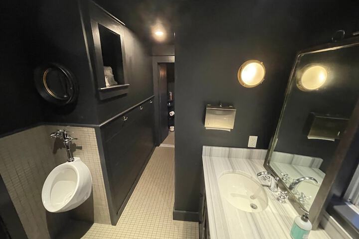 Room 36 of 59