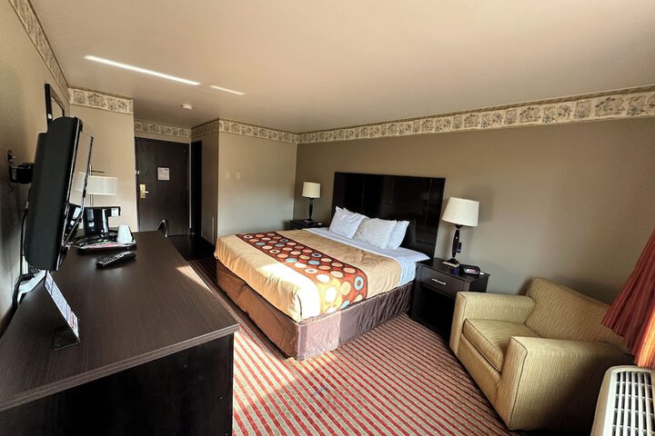 Room 31 of 43