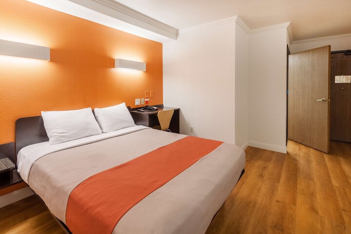 Room 18 of 31