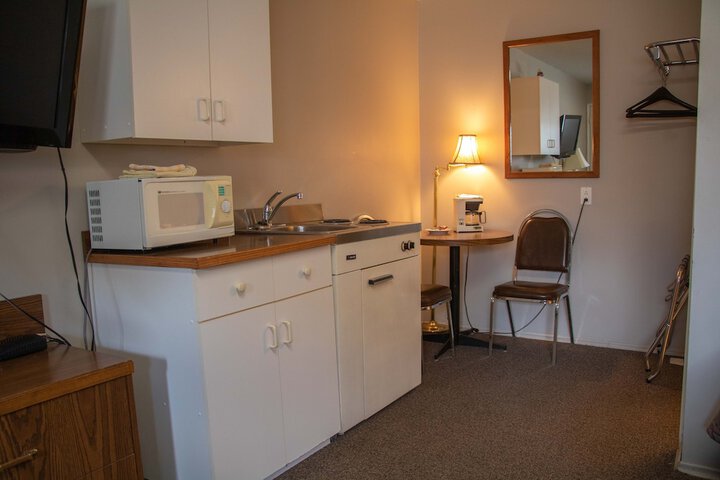Room 9 of 11