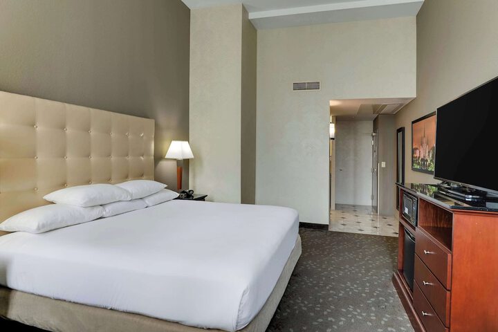 Room 26 of 60