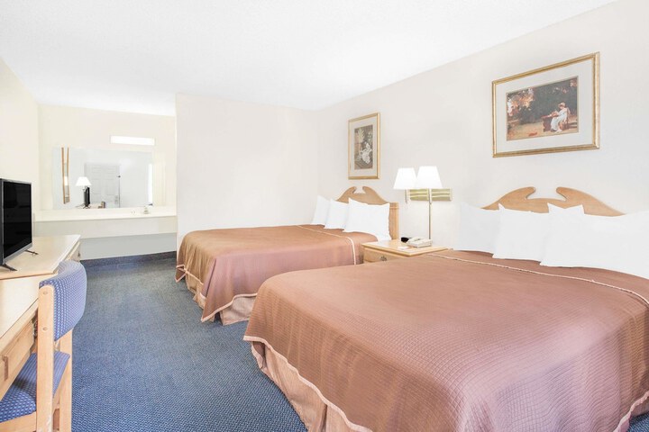 Room 14 of 35