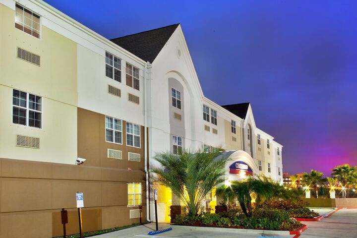 Hotel 10 of 38