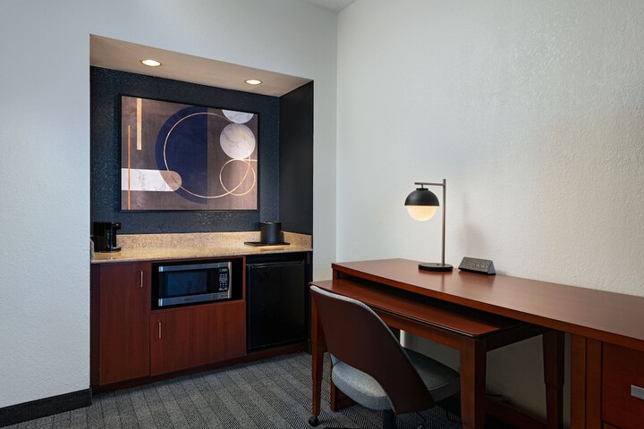 Room 12 of 34