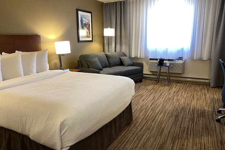Room 43 of 68