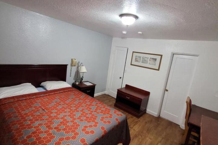 Sands Motel