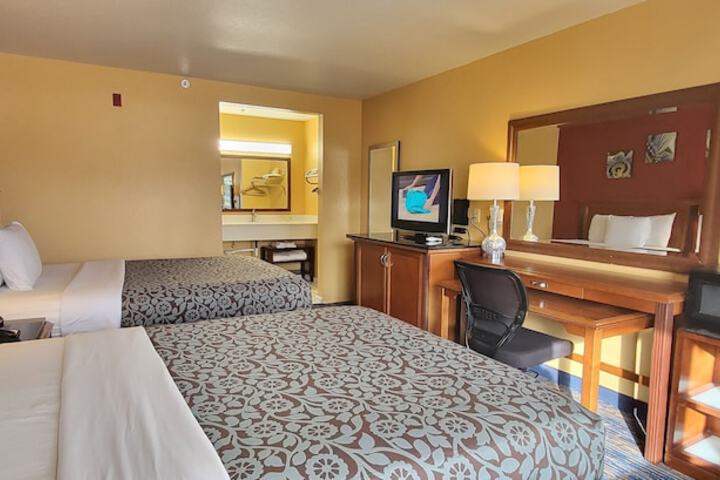 Olympic Inn & Suites
