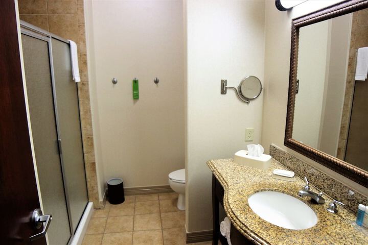 Room 44 of 123