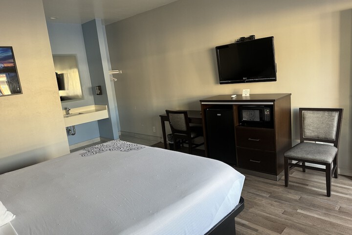 Room 22 of 37