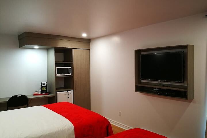 Room 4 of 37