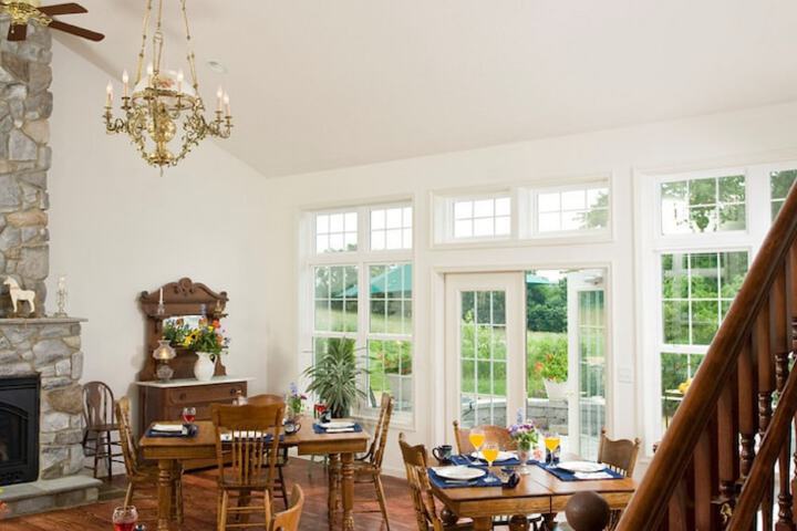 Dining 60 of 85