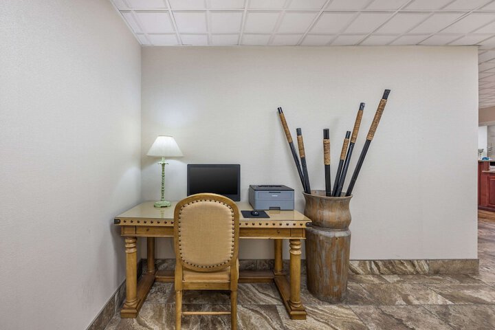 Quality Inn Paris