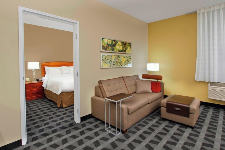 Room 15 of 28