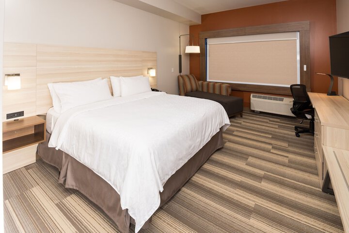 Holiday Inn Express Hotel & Suites Logansport by IHG