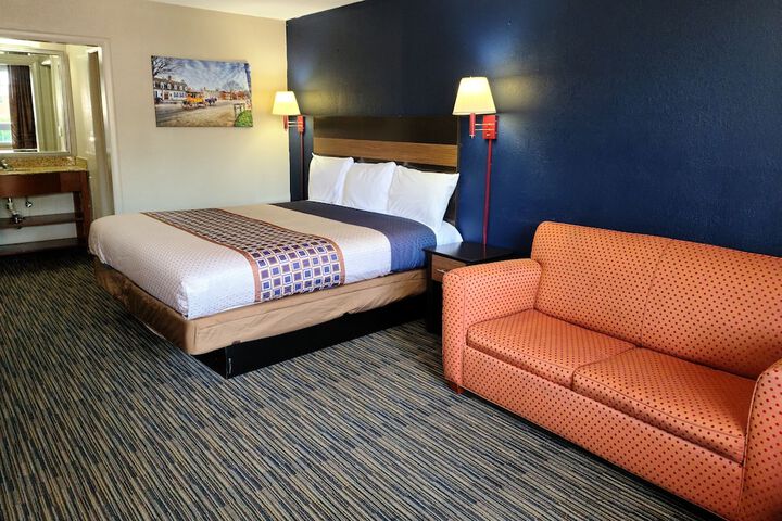 Room 9 of 35