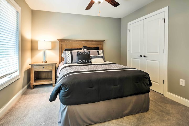 Downtown Townhome Walk to Dine & Shop on Broad St