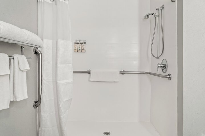 Holiday Inn Express & Suites Marion by IHG