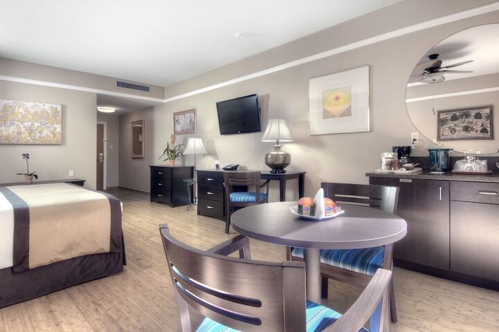 Room 33 of 48