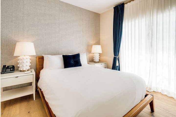 Room 44 of 125