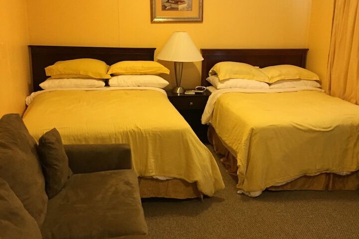 Room 13 of 32