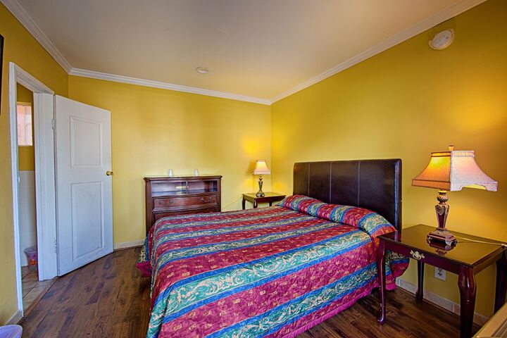 Room 27 of 36