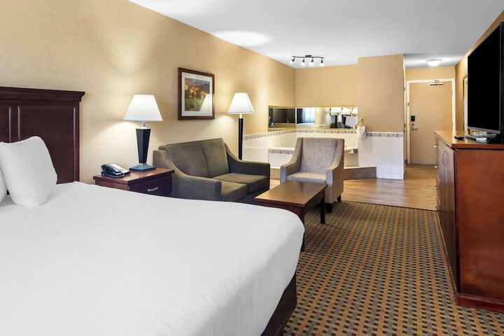 Best Western Plus Osoyoos Hotel & Suites