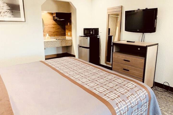 Sunrise Inn & Suites