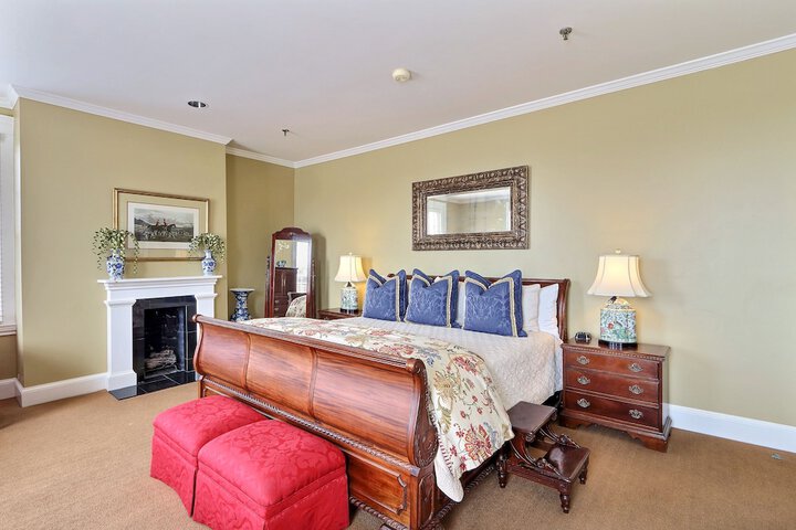 Room 19 of 170