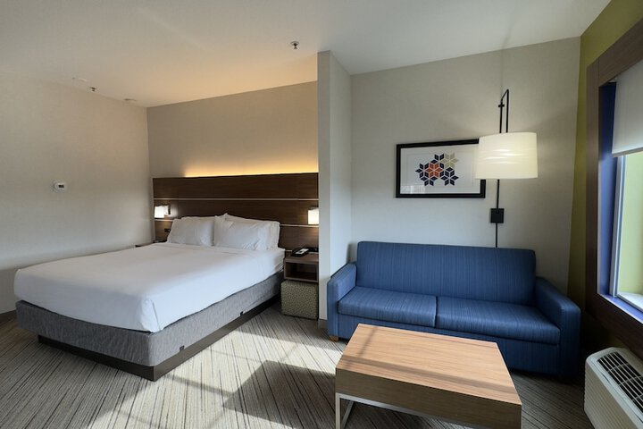 Room 20 of 34