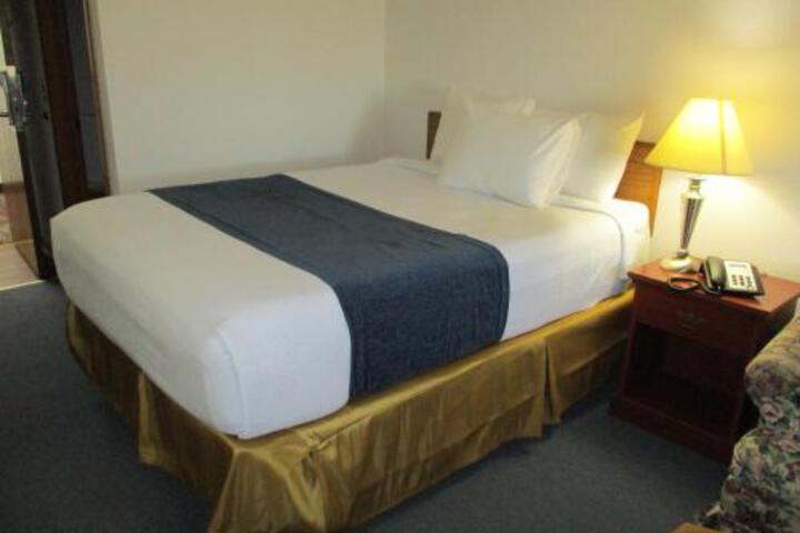 Smart Choice Inn and Suites
