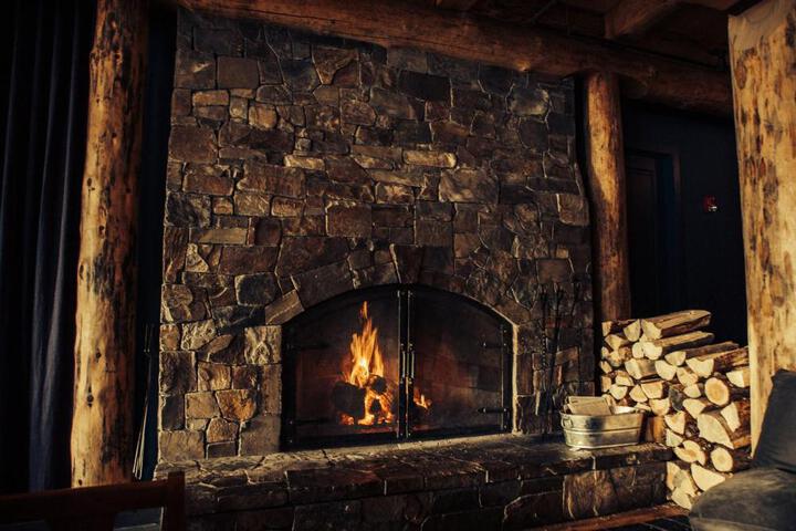 The Suttle Lodge & Boathouse