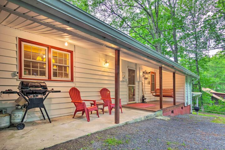 Rustic Linville Falls Cottage w / Fire Pit!