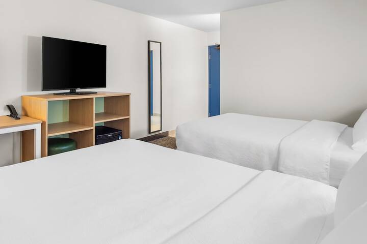 Spark by Hilton - Kent Seattle