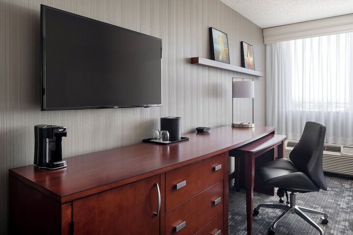 Courtyard by Marriott Richmond / Berkeley