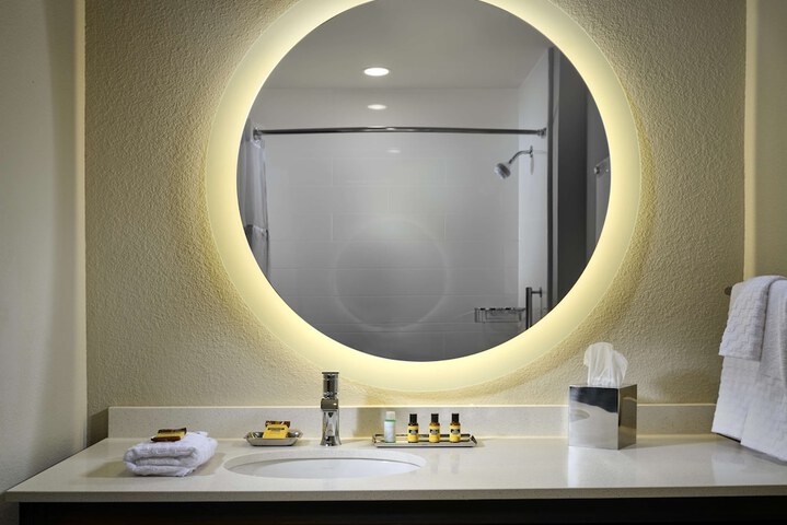 Room 14 of 28
