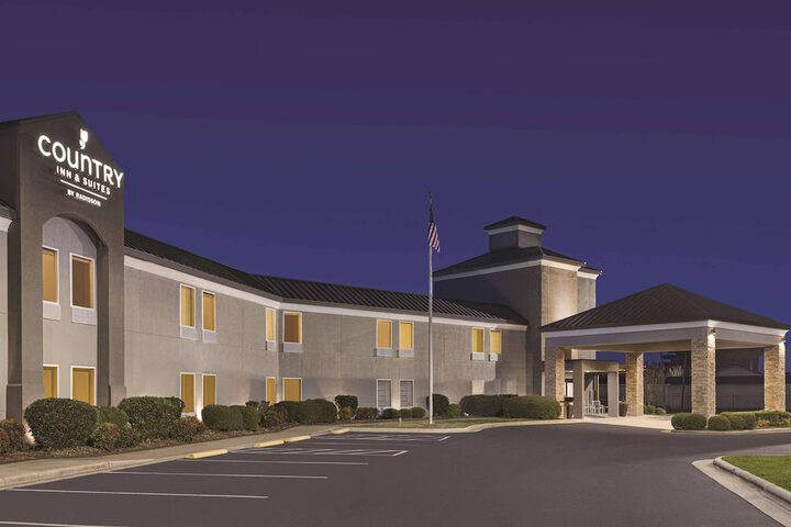 Country Inn & Suites by Radisson Dunn I-95