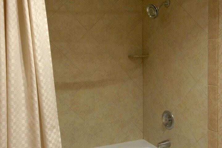 Room 16 of 25