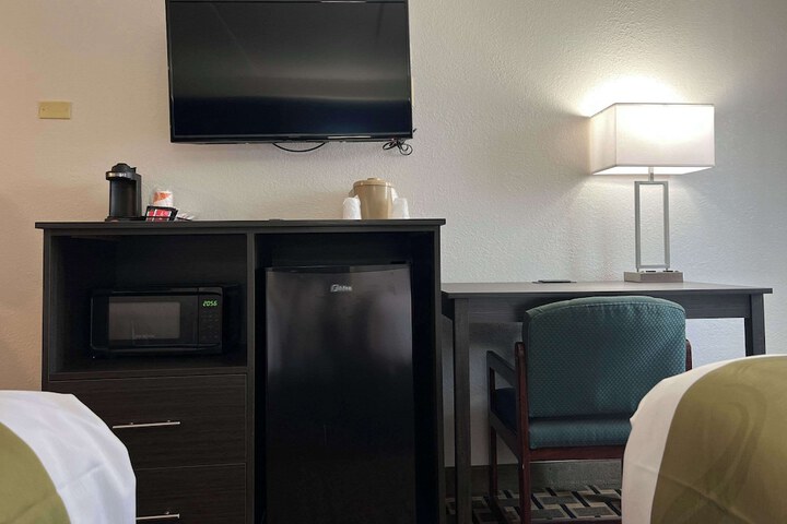 Room 33 of 44