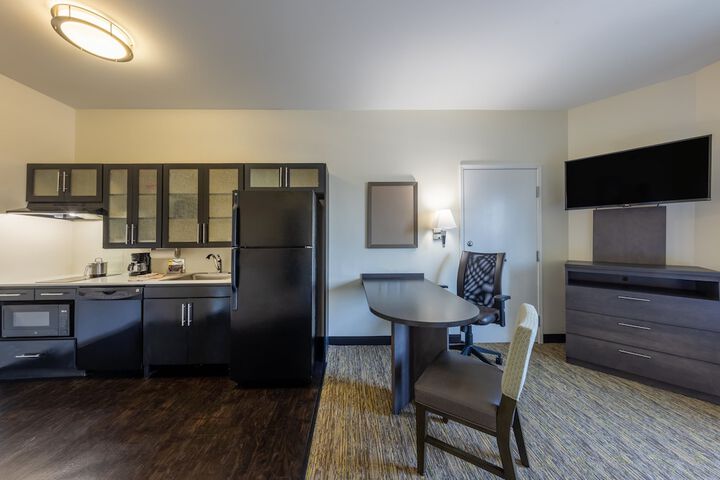 Room 17 of 28