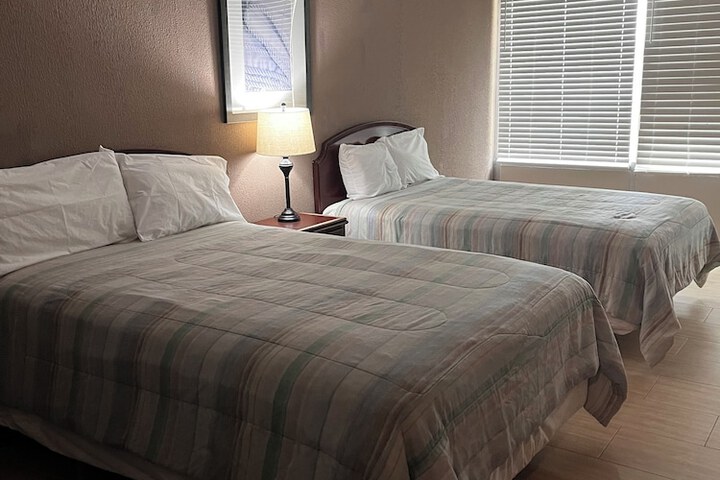 Room 22 of 35