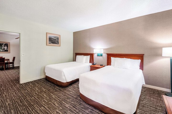Room 21 of 33