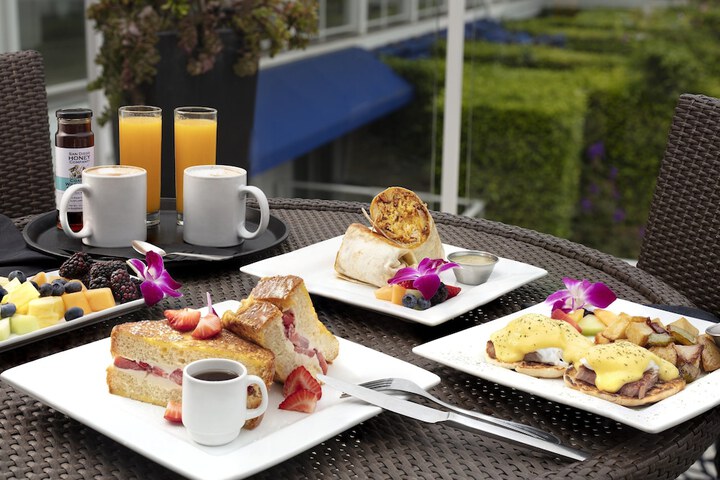 Breakfast/Coffee Service 49 of 53