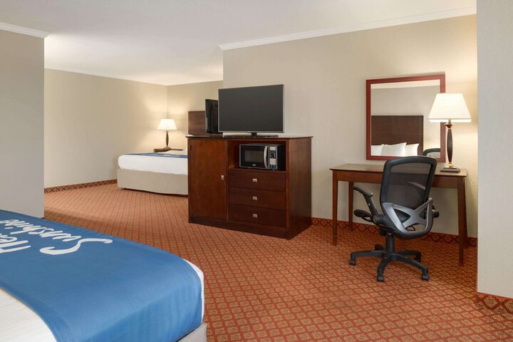 Room 20 of 35