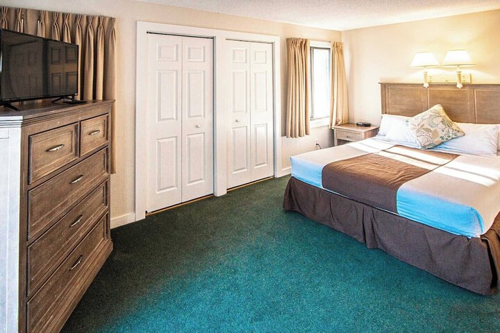 Room 12 of 24