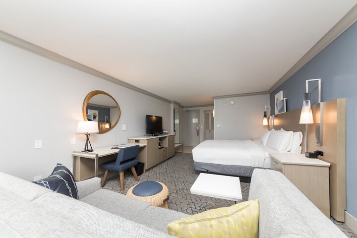 Room 33 of 110