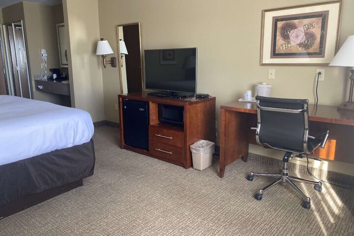 Room 5 of 14