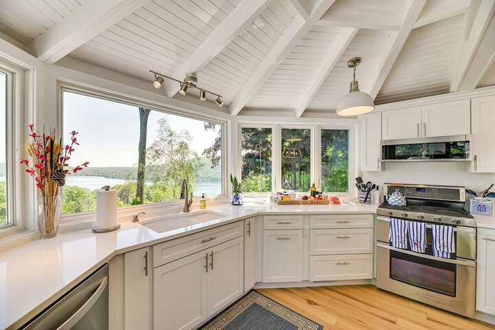 Finger Lakes Vacation Rental w / Hot Tub & Pool