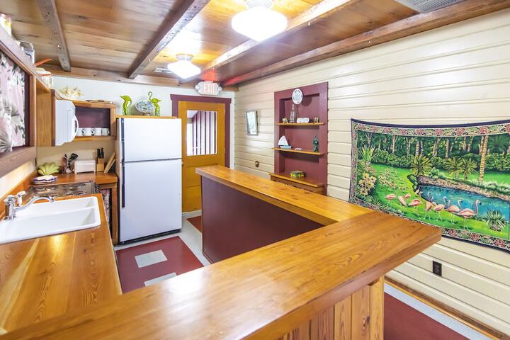 Hibiscus Coffee & Guesthouse
